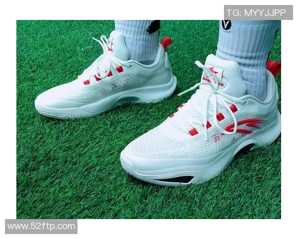 宽脚玩家的福音适合宽脚的足球鞋推荐与选购指南